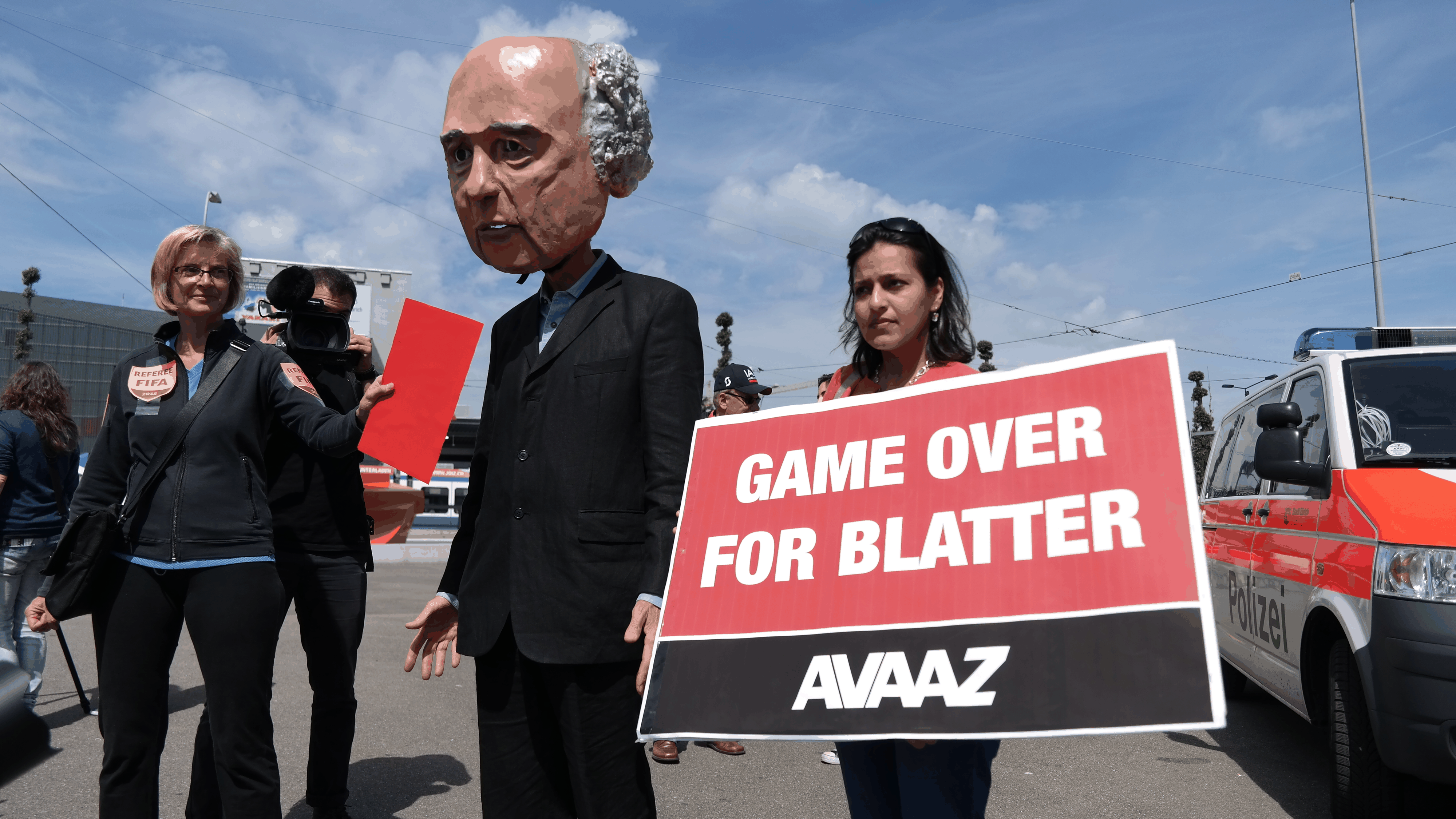 Rote Karte für Blatter.