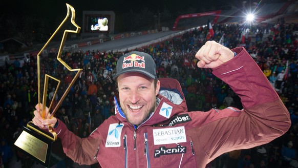 Strahlt mit der goldenen Gams: Super-G-Sieger Svindal.