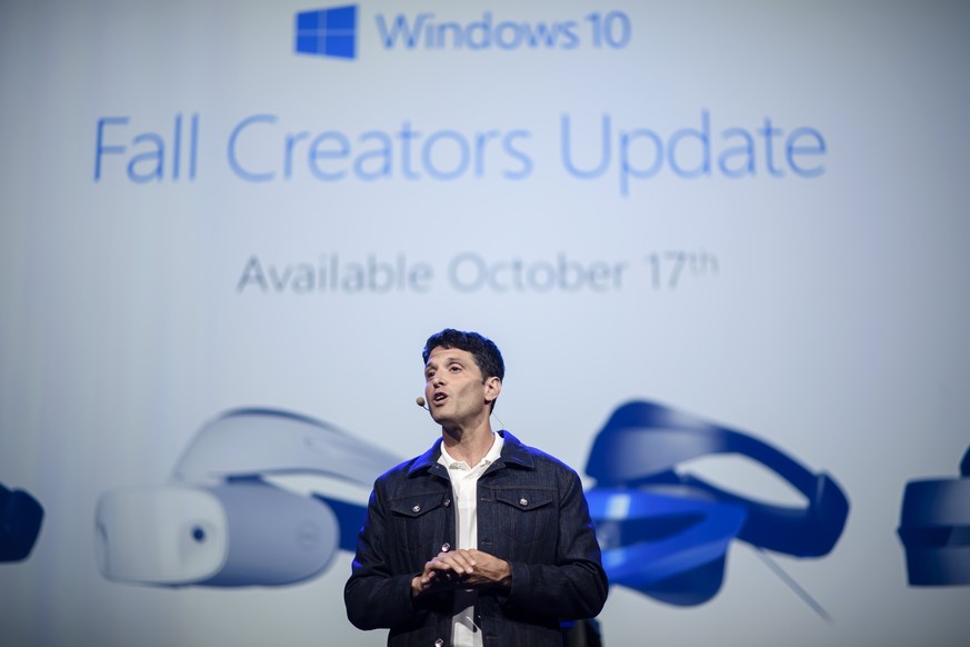 epa06177010 Terry Myerson, Microsoft executive vice president, Windows and Devices Group, speaks during the Microsoft Keynote at the &#039;Internationale Funkausstellung Berlin&#039; (IFA), an interna ...