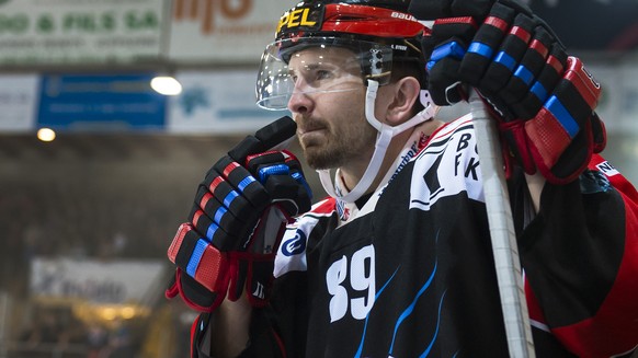 ARCHIV --- ZUR MELDUNG, DASS FRIBOURG LAENGER AUF ANDREI BYKOV VERZICHTEN MUSS, STELLEN WIR IHNEN FOLGENDES BILD ZUR VERFUEGUNG --- Le joueur fribourgeois Andrei Bykov, lors du match du championnat su ...