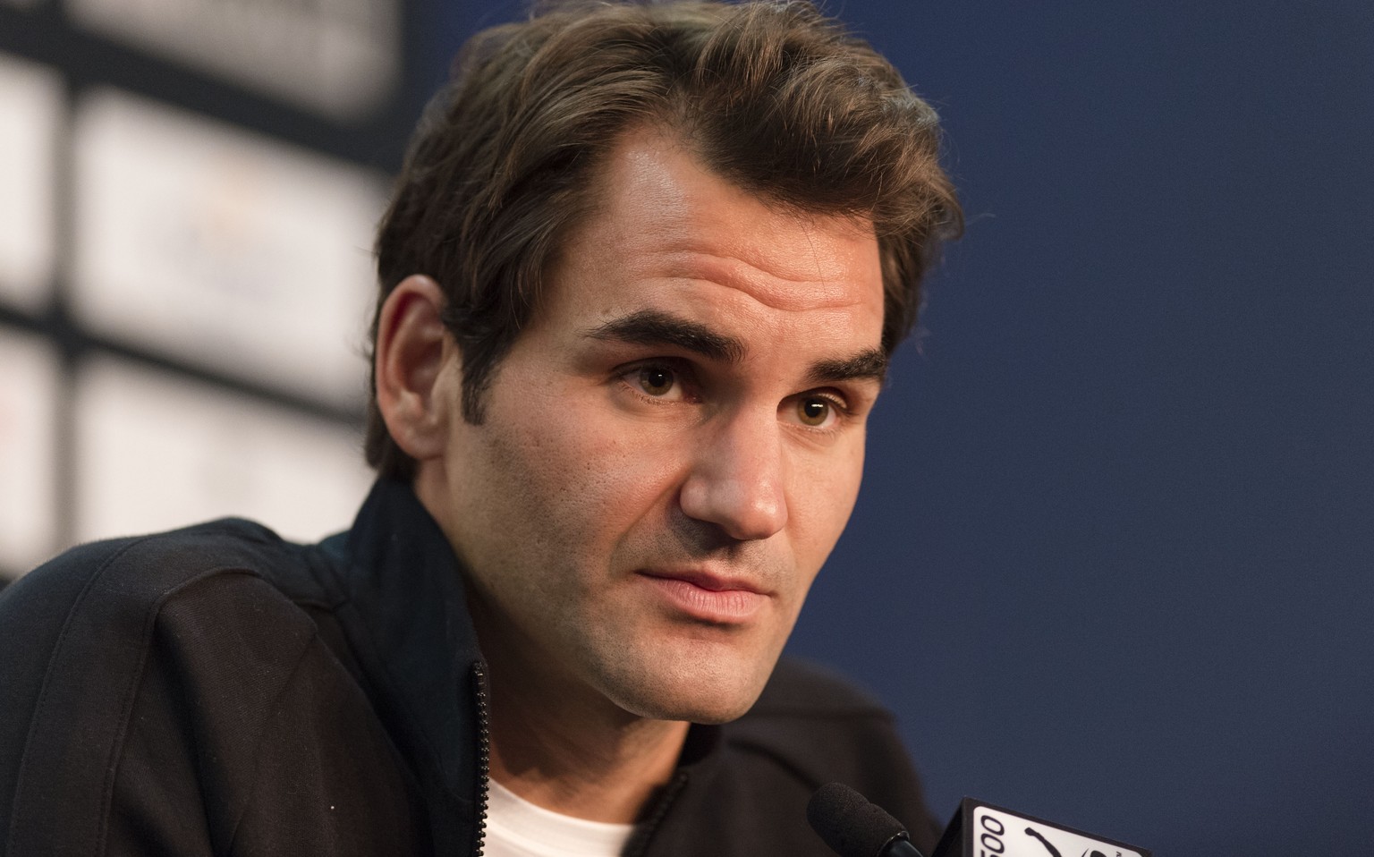 Federer an der heutigen Pressekonferenz in Basel.