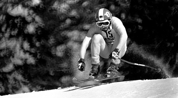 Der oesterreichische Ski-Rennlaeufer Franz Klammer auf dem Weg zur olympischen Goldmedaille in der Abfahrt vom Innsbrucker Patscherkofel am 5. Februar 1976. (KEYSTONE/AP/Michel Lipchitz) === ===