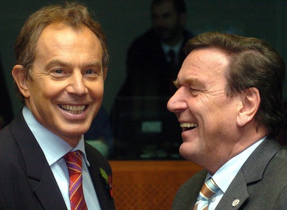 Der «Sozialdemokratismus» als Wirtschaftsideologie hat ausgedient: Tony Blair (l.) und Gerhard Schröder, Verfechter der sozialen Marktwirtschaft, im Jahr 2004.