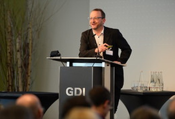 Stephen Graham bei seinem Referat am GDI in Rüeschlikon.