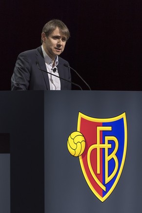 Die designierte Clubfuehrung mit Bernhard Burgener stellt ihr Konzept vor an der ausserordentlichen Mitgliederversammlung des FC Basel in der St. Jakobshalle in Basel am Freitag, 7. April 2017. (KEYST ...