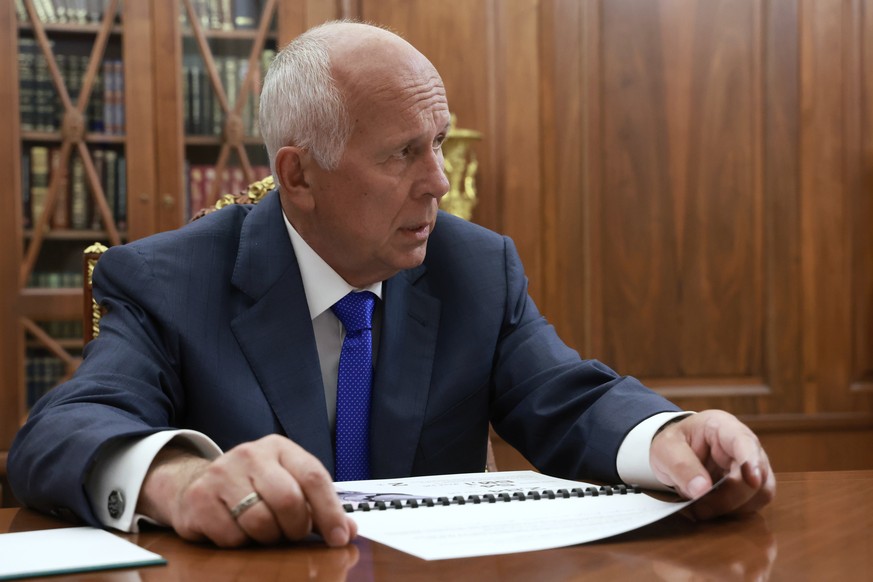 Nachrichten Linkding epa11509617 Rostec State Corporation CEO Sergei Chemezov attends a meeting with Russian President Vladimir Putin (not pictured) at the Kremlin in Moscow, Russia, 30 July 2024. EPA/GAVRIIL GRIGOROV/SPU ...