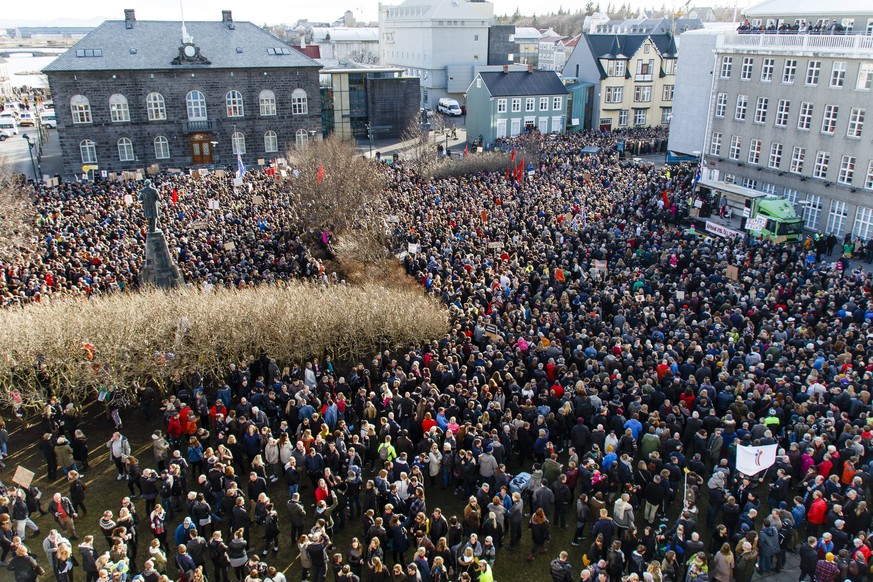 Proteste in Reykjavik gegen den Regierungschef.