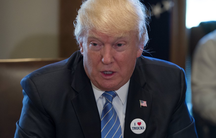 epa05866735 US President Donald J. Trump holds a listening session on health care with truckers and CEOs from American Trucking Associations in the Cabinet Room at the White House, in Washington, DC,  ...
