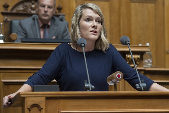 Kathrin Bertschy (GLP/BE) auessert sich zur Volksinitiative &quot;Keine Spekulation mit Nahrungsmitteln&quot;, am Donnerstag, 17. September 2015, im Nationalratssaal in Bern. (KEYSTONE/Lukas Lehmann)