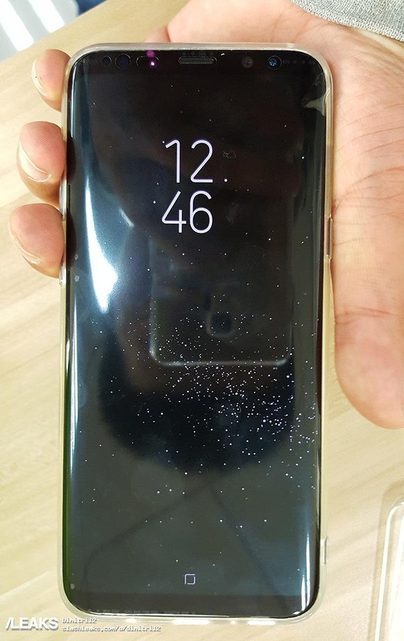 Da der physische Home-Button entfällt, bleibt bei ähnlichen Massen deutlich mehr Platz für das Display, das neu 5,6 oder 5,8 Zoll gross sein soll.