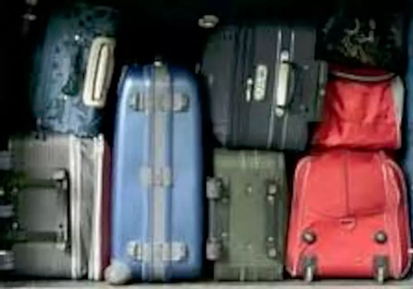 «Storage for Luggages/near LGA/7 train».