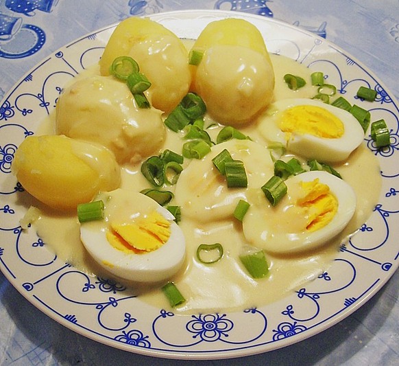 eier in senfsauce http://www.chefkoch.de/rezepte/25411006157256/Eier-in-Senfsosse.html