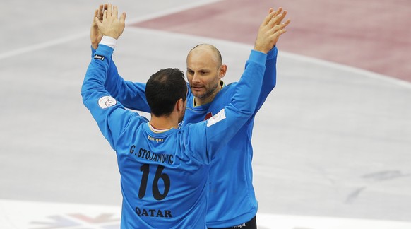 Ihre Trikots weisen sie als Katarer aus: Die Goalies Goran Stojanovic und Danijel Saric.