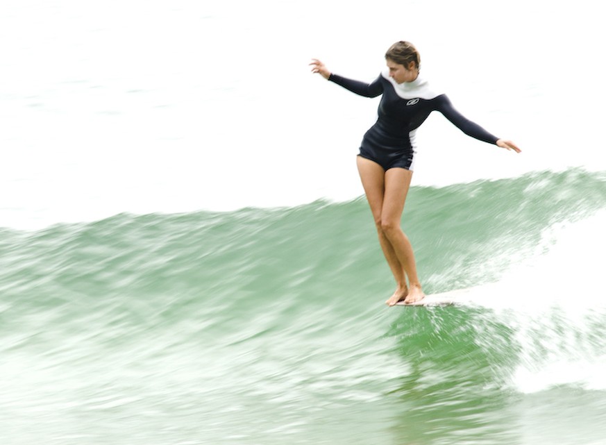 belinda baggs surfing surf kalifornien https://www.pinterest.com/andybritnell/surfing-waves/