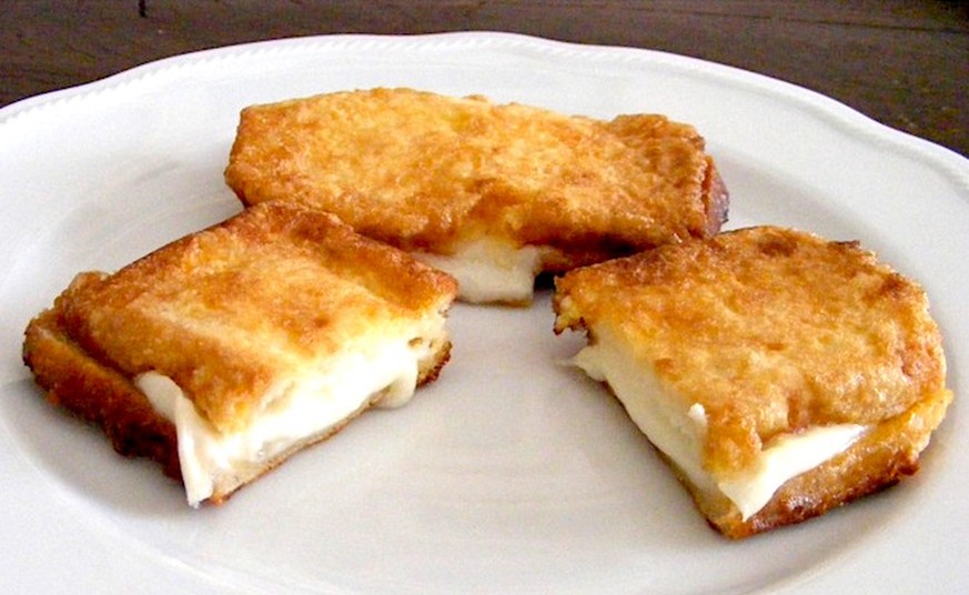 http://www.buonissimo.org/lericette/629_Mozzarella_in_carrozza Mozzarella in Carrozza