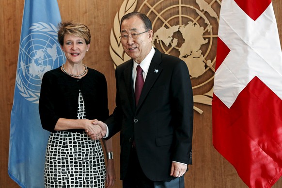 Sprachen über die Umsetzung des UNO-Entwicklungsprogramms: Sommaruga und Ban Ki Moon.