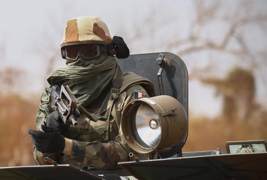 epa04693744 (FILE) A file picture dated 27 January 2013 shows a French soldier ontop of a vehicle in a military convoy during operations in Mali. According to reports from the French defence ministry  ...