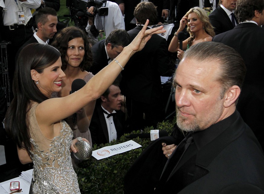 Sandra Bullock and Jesse James arrive at the 82nd Academy Awards Sunday, March 7, 2010, in the Hollywood section of Los Angeles. (AP Photo/Chris Carlson)