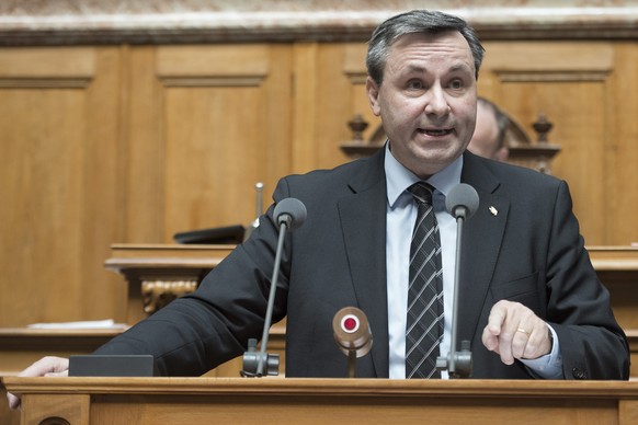 Werner Salzmann (SVP/BE) aeussert sich zur Volksinitiative &quot;Ernaehrungssicherheit&quot;, am Mittwoch, 9. Maerz 2016, im Nationalrat in Bern. (KEYSTONE/Lukas Lehmann)