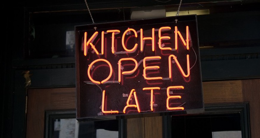 kitchen open late drunk food street food essen takeout takeaway https://www.theodysseyonline.com/late-night-food-hunt