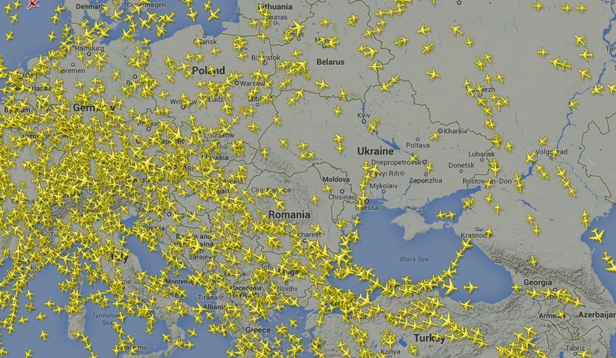 Mittlerweile ist der Luftraum in der Region um Donetsk gesperrt. Die meisten Ausweichrouten führen südlich des Schwarzen Meeres durch.