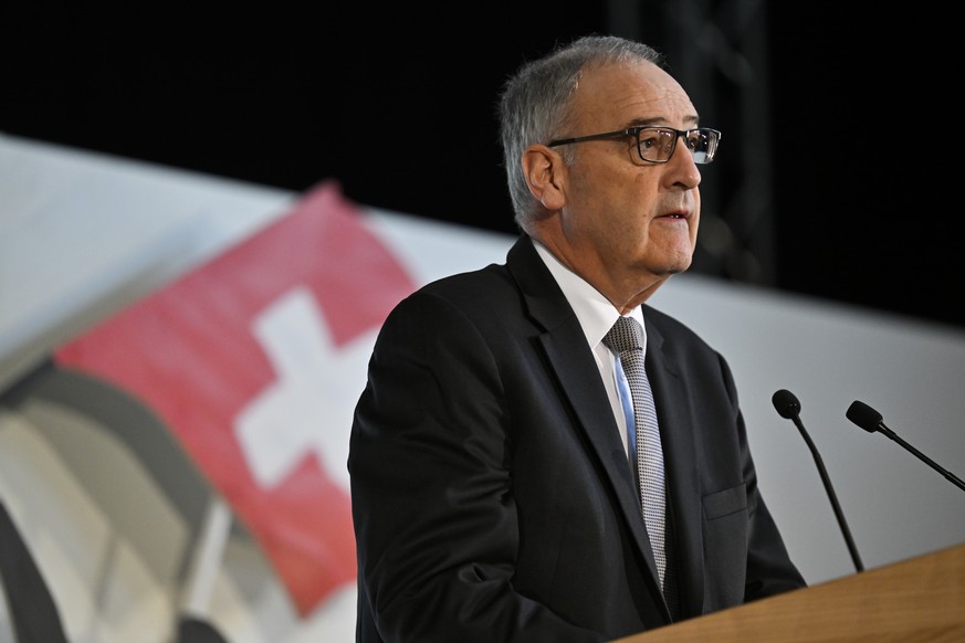 Bundesrat Guy Parmelin an der Delegiertenversammlung der SVP Schweiz, am Samstag, 9. April 2022, in der Stadthalle in Chur. (KEYSTONE/Gian Ehrenzeller)