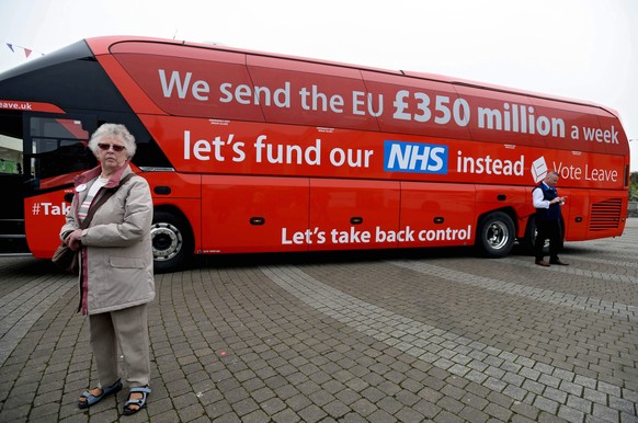 epa05299333 The Vote Leave Bus Tour in St Austell, Cornwall, Britain, 11 May 2016. Boris Johnson is supporting the Brexit campaign touring the country with a bus. EPA/STR UK OUT