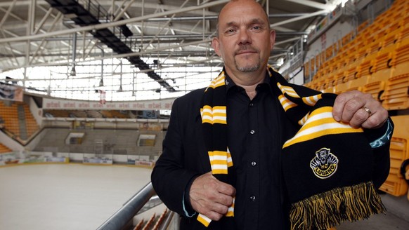 Sweden&#039;s Kent &quot;Lill-Kenta&quot; Johansson, new Head Coach of Swiss Ice Hockey Club HC Lugano HCL, poses in the Resega Stadium in Lugano, Switzerland, Tuesday, May 5, 2009. (KEYSTONE/Karl Mat ...