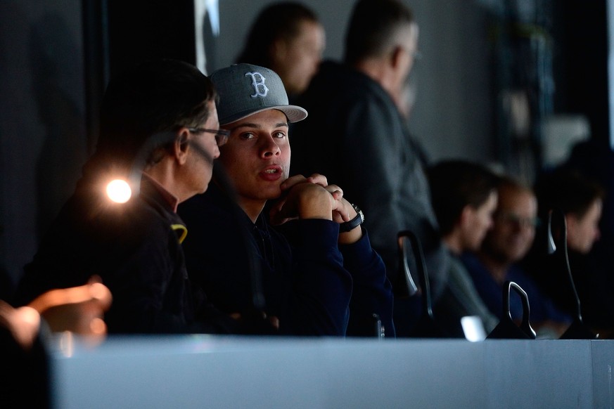 Die Tribüne ist passé. Ab heute darf Auston Matthews für den ZSC auflaufen.