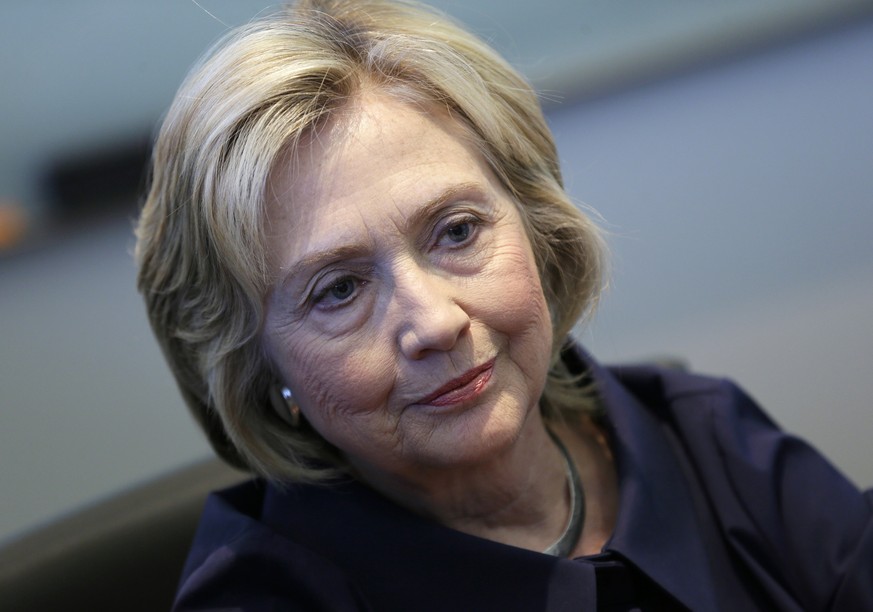 HIllary Clinton hat sich erstmals ausführlich zur E-Mail-Affäre geäussert.