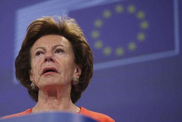 epa04291159 European Commission vice President in charge of the digital agenda , Dutch Neelie Kroes gives a press briefing Huge cuts in mobile phone roaming charges from 1 July at the EU headquarters  ...