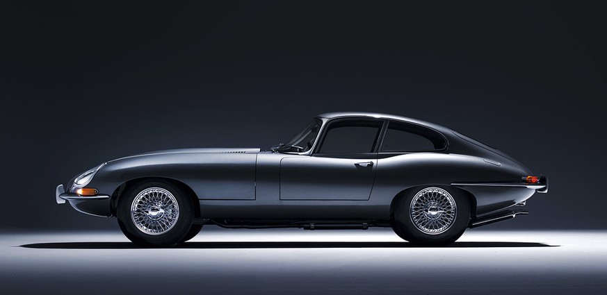 Jaguar E type xke e-type series i sprotwagen auto fahren motor retro https://www.jaguar.com/about-jaguar/jaguar-classic/etype-reborn.html