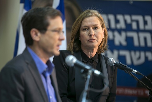 Zipi Livni, Vorsitzende der liberalen Hatnua-Partei mit Herzog. Die Hatnua-Partei und die Arbeiterpartei bilden zusammen das Listenbündnis «Zionistische Union».