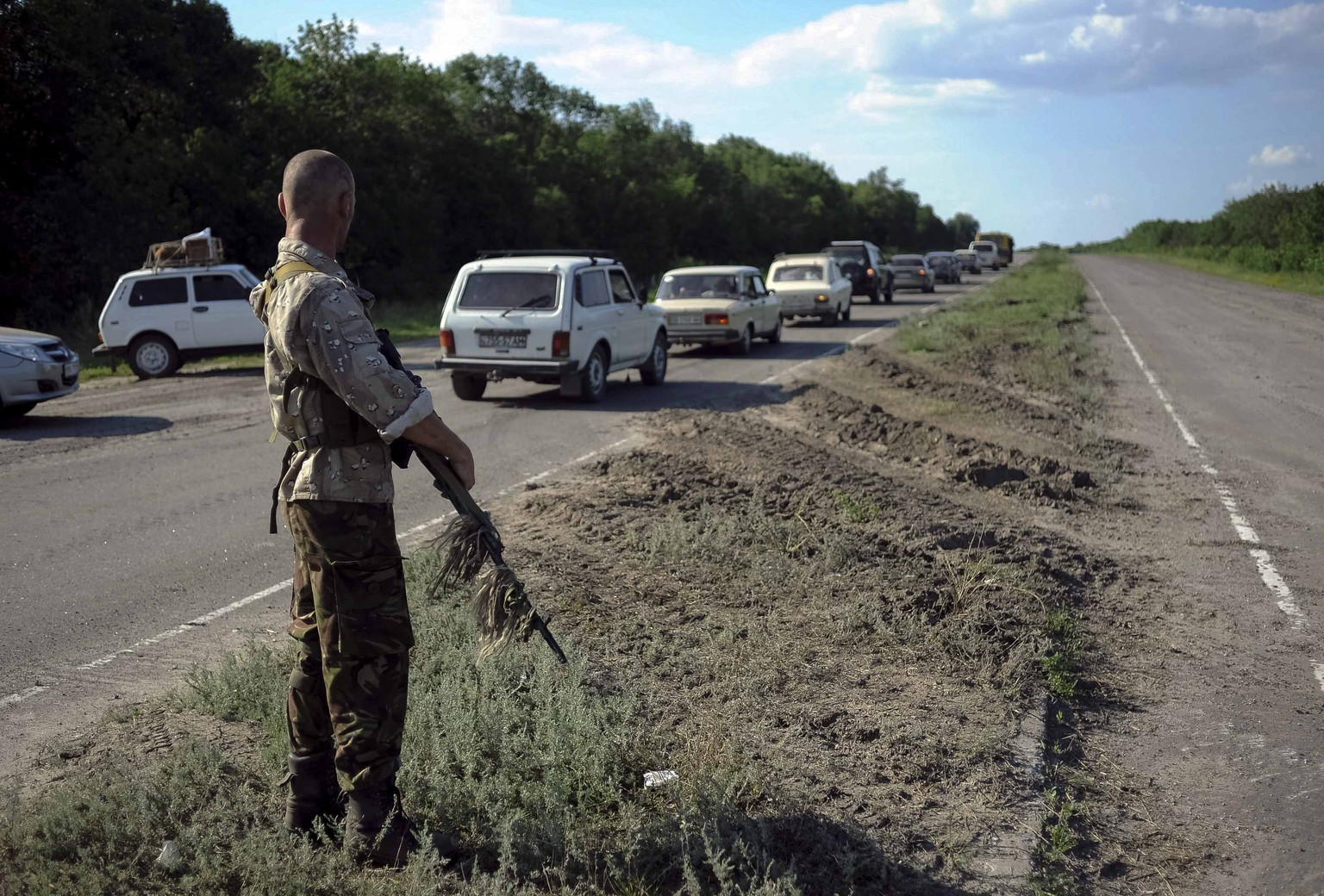 Ukrainischer Soldat in der Nähe von Lugansk.