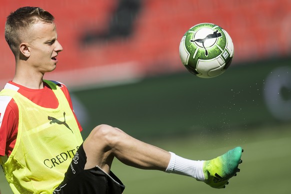 Swiss defender Florent Hadergjonaj in action during a training session of the Swiss soccer national team, at the Stadium Maladiere, in Neuchatel, Switzerland, Friday, May 26, 2017. Switzerland will pl ...