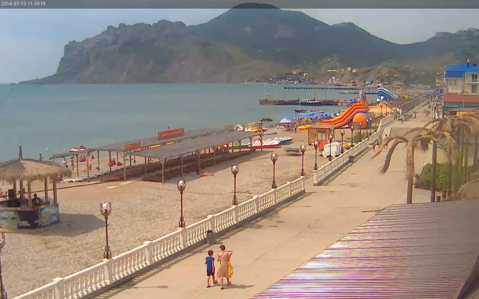 Kaum Touristen am Strand von Koktebel an der Südostküste der Krim.