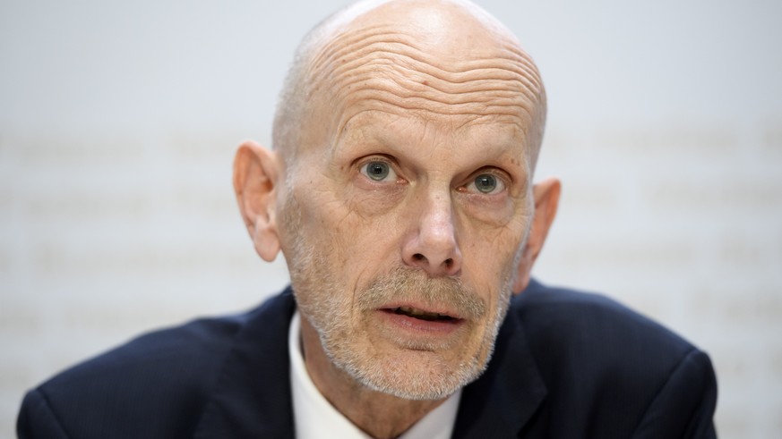 Daniel Koch, Leiter Abteilung uebertragbare Krankheiten, BAG, spricht waehrend einer Medienkonferenz ueber die Situation des neuen Coronavirus (2019-nCoV) im Medienzentrum Bundeshaus in Bern, am Freit ...