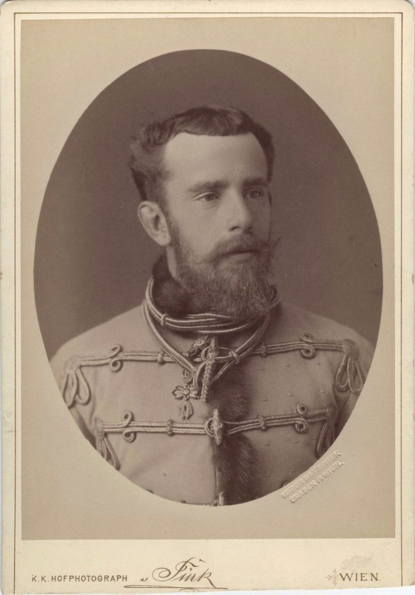 epa01458866 An undated handout of a photograph entitled &#039;Kronprinz Rudolf in Husarenuniform&#039; (literally: &#039;Crown Prince Rudolf in hussar&#039;s uniform&#039;), made available on 20 Augus ...