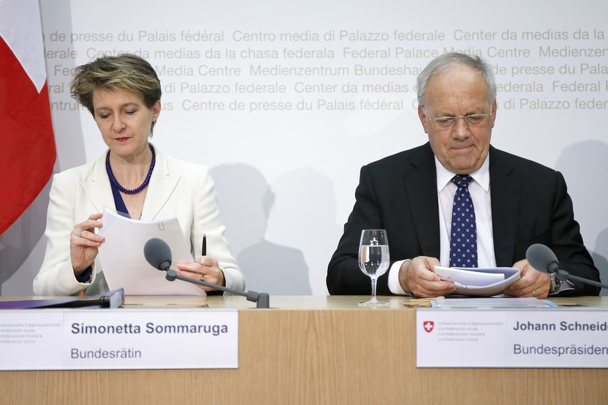 Während fast 90 Minuten informierten Simonetta Sommaruga und Johann Schneider-Ammann über die Umsetzung der Masseneinwanderungs-Initiative.