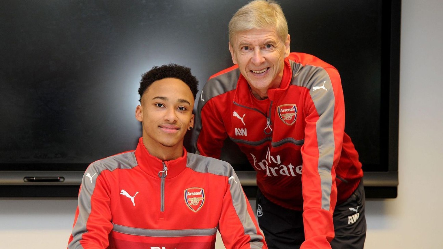 Trainer Arsène Wenger und seine Neuentdeckung Cohen Bramall.