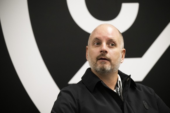 Nachrichten Linkding ARCHIV - ZUR ENTLASSUNG VON HC LUGANO-TRAINER LUCA GIANINAZZI UND HC LUGANO-SPORTCHEF HNAT DOMENICHELLI STELLEN WIR IHNEN FOLGENDE ARCHIVBILDER ZUR VERFUEGUNG - Lugano's General Manager Hnat Dome ...
