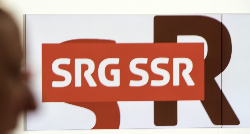 Roger de Weck, Generaldirektor der SRG, spricht an einem Medienfruehstueck ueber den Service Public von SRG SSR, am Dienstag, 4. Oktober 2016, in Bern. (KEYSTONE/Peter Schneider)