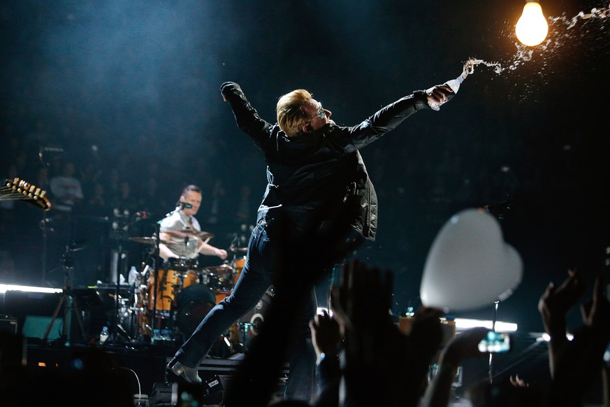 U2-Performance: Wasser für die Menschen!