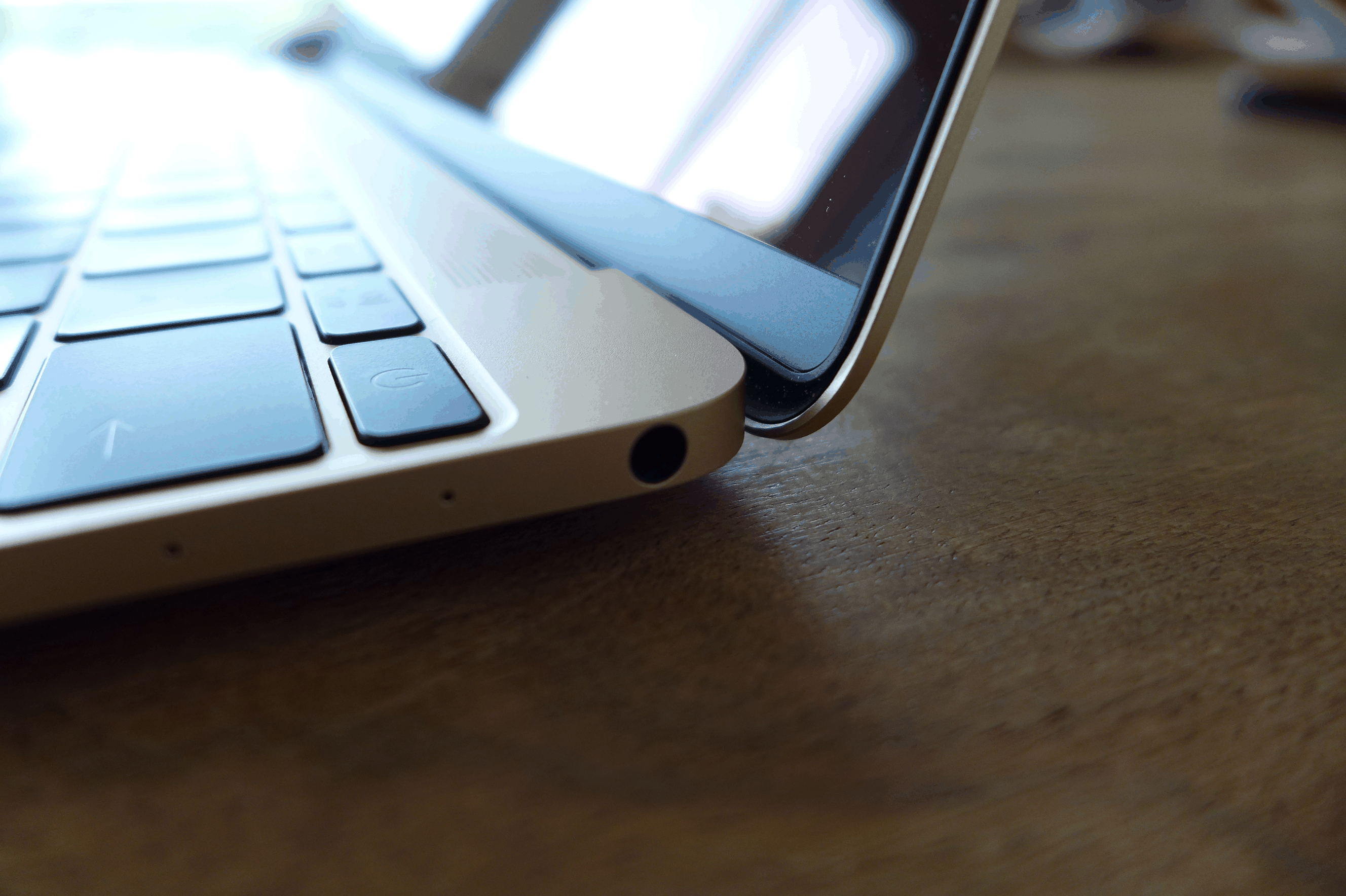 Licht und Schatten: Das Macbook 2015 ist seiner Zeit voraus.