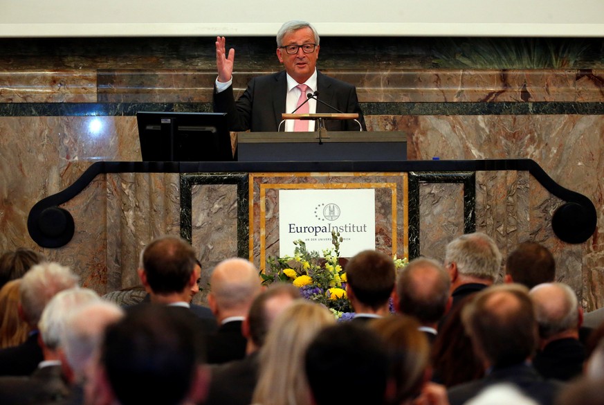 European Commission President Jean-Claude Juncker delivers a Winston Churchill anniversary speech at the University in Zurich, Switzerland September 19, 2016. REUTERS/Ruben Sprich