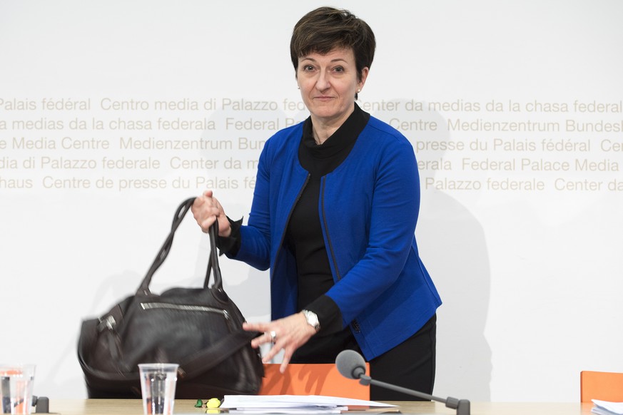 Nicoletta della Valle, Direktorin, stellt den Jahresbericht 2015 des Bundesamtes fuer Polizei, fedpol, vor, am Dienstag, 24. Mai 2016, in Bern. (KEYSTONE/Peter Schneider)