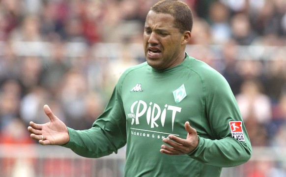 Bremen&#039;s Brazilian forward Ailton reacts during the German Bundesliga soccer match between Werder Bremen and VfL Wolfsburg Saturday, Apr. 19, 2003. Wolfsburg won 1-0. (AP Photo/Joerg Sarbach)