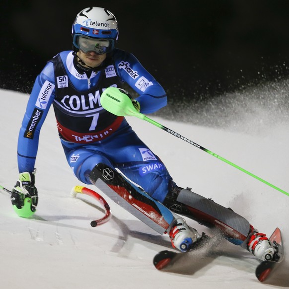 Norway&#039;s Henrik Kristoffersen competes during an alpine ski, men&#039;s World Cup slalom, in Madonna di Campiglio Italy, Thursday, Dec. 22, 2016. (AP Photo/Marco Trovati)