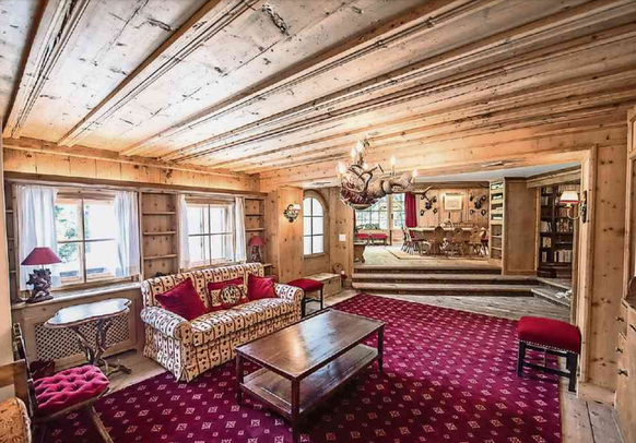 Für diese Luxusvilla am Suvretta-Hang in St. Moritz wird ein Käufer gesucht, der 52 Millionen Franken zu zahlen bereit
ist. Der Besitzer, der italienische Unternehmer Carlo de Benedetti, wird sich wom ...