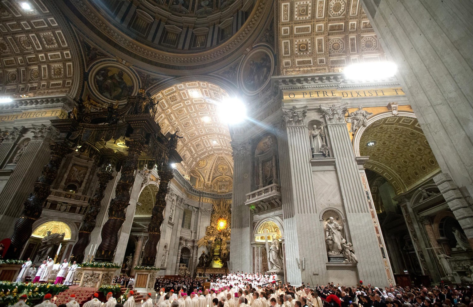 Prunkvolle Kulisse: Petersdom in Rom.
